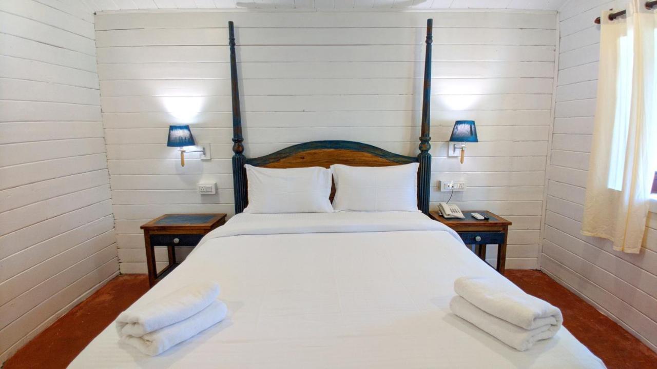 Shunyachi Lotusfeet Hotell Morjim Eksteriør bilde