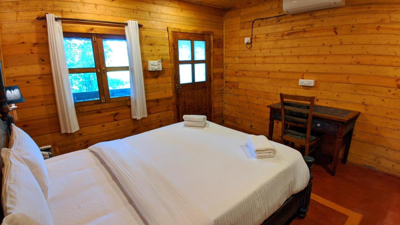 Shunyachi Lotusfeet Hotell Morjim Eksteriør bilde